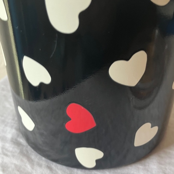 Kate Spade: Black/White/Red Hearts Insulated Mug- 12 oz - Picture 14 of 16